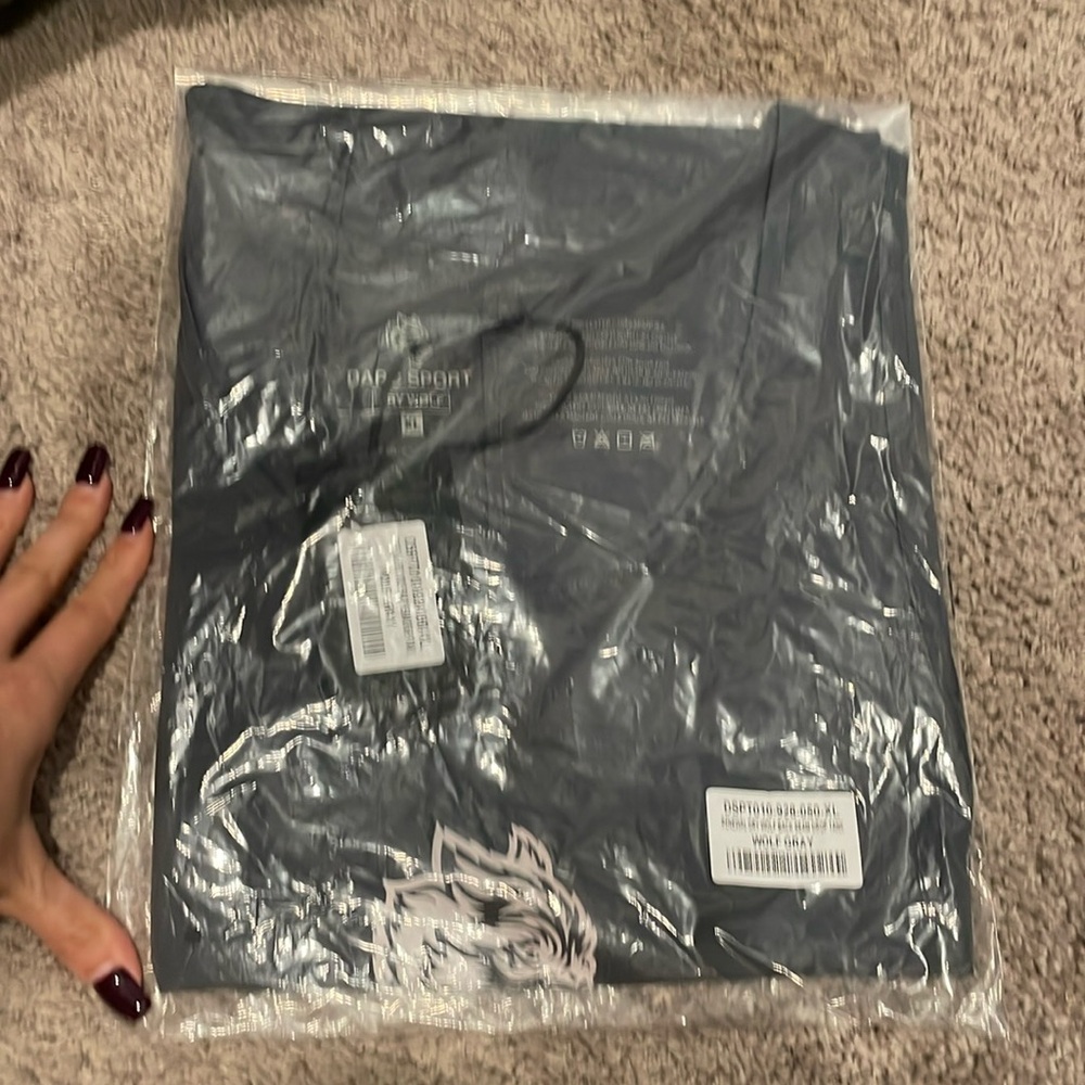 Brand new wolf gray tanks xl